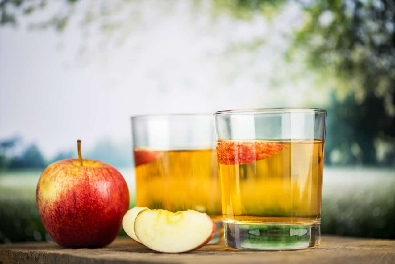Hard ciders that are low in sugar are okay for acne, but ciders higher in sugar can cause problems