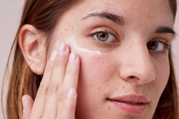 Best Sunscreens for Fungal Acne - Good Glow